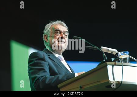 Herbert Reul, ministre de l'intérieur de la NRW, parle lors de la cérémonie d'assermentation de 2770 nouvelles recrues pour la police de la NRW à l'arène Lanx à Cologne, en Allemagne, sur 26 avril 2022 (photo de Ying Tang/NurPhoto) Banque D'Images