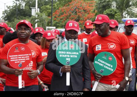 Le ministère de la Santé de l'État de Lagos et ses partenaires ont mis en place une marche de sensibilisation pour commémorer la Journée mondiale contre le paludisme de l'an 2022 à Alausa, Ikeja, Lagos, Nigeria, mardi, 26 avril 2022. (Photo par Adekunle Ajayi/NurPhoto) Banque D'Images