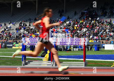 Les athlètes retournent à Franklin Field pour participer à des tours qualificatifs le premier jour de la course de 126th Penn Relays Carnaval, à Philadelphie, PA, Etats-Unis sur 28 avril 2022 (photo de Bastiaan Slabbers/NurPhoto) Banque D'Images