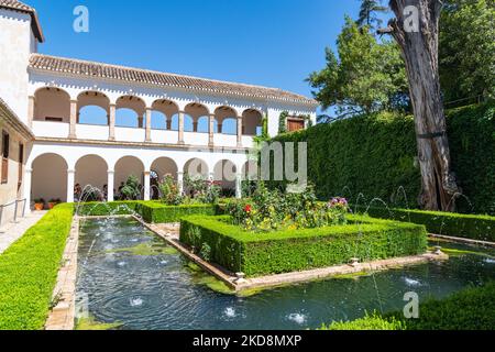 Le patio de la Acequia à Generalife à l'Alhambra à Grenade, Espagne Banque D'Images