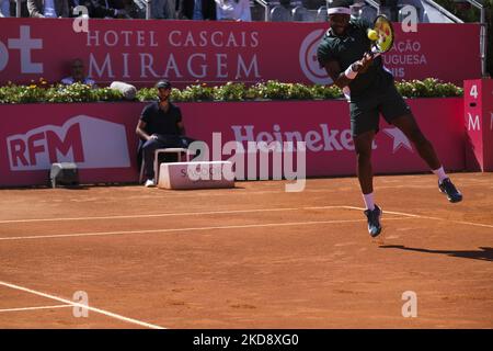 Frances Tiafoe des États-Unis concurrence contre Sebastian Baez d'Argentine dans la finale du tournoi de tennis ATP 250 ouvert du millénaire Estoril au club de tennis d'Estoril, Estoril, Portugal sur 1 mai 2022. (Photo de Nuno Cruz/NurPhoto) Banque D'Images