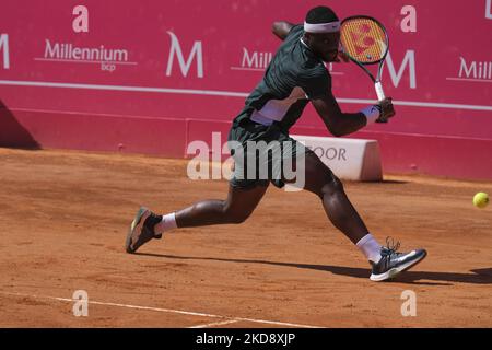 Frances Tiafoe des États-Unis concurrence contre Sebastian Baez d'Argentine dans la finale du tournoi de tennis ATP 250 ouvert du millénaire Estoril au club de tennis d'Estoril, Estoril, Portugal sur 1 mai 2022. (Photo de Nuno Cruz/NurPhoto) Banque D'Images