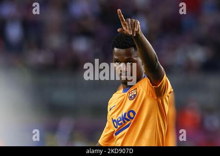 10 Ansu Fati du FC Barcelone pendant le match de la Liga entre le FC Barcelone et la RD Mallorca au stade Camp Nou sur 1 mai 2022 à Barcelone, Espagne. (Photo par Xavier Bonilla/NurPhoto) Banque D'Images