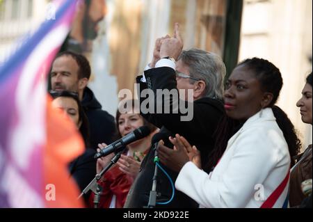 Parti de gauche français la France Insoumise (LFI) membre du Parlement Jean-Luc Melenson, ancien candidat à la présidence qui a terminé troisième au premier tour de l'élection, prononce un discours lors de la journée annuelle de mai (fête du travail) marquant la journée internationale des travailleurs sur la place de la République à Paris sur 1 mai, 2022. (Photo de Quentin Veuillet/NurPhoto) Banque D'Images