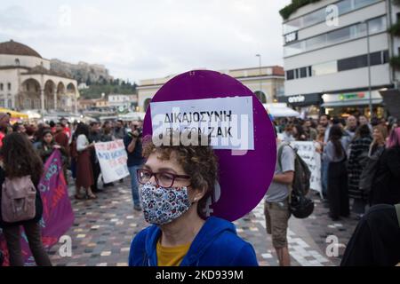 Rassemblement de protestation des membres du LGBTQ et d'autres militants trois ans après le meurtre de l'activiste du LGBTQ Zak Kostopoulos (Zackie Oh) à Athènes, en Grèce, sur 3 mai 2022. (Photo de Nikolas Kokovovlis/NurPhoto) Banque D'Images