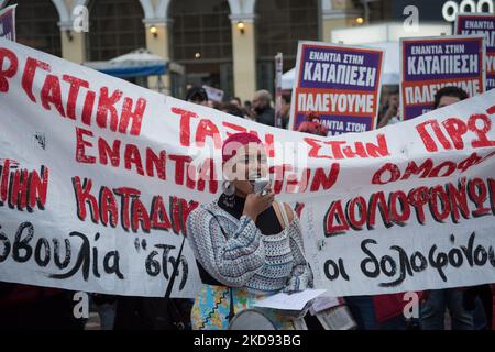 Rassemblement de protestation des membres du LGBTQ et d'autres militants trois ans après le meurtre de l'activiste du LGBTQ Zak Kostopoulos (Zackie Oh) à Athènes, en Grèce, sur 3 mai 2022. (Photo de Nikolas Kokovovlis/NurPhoto) Banque D'Images
