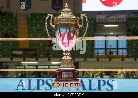 Coupe de championnat pendant le Volleyball Italien série A1 femmes Match jouer - Vero Volley Monza vs Prosecco Doc Imoco Volley Conegliano sur 03 mai 2022 à l'Arena di Monza à Monza, Italie (photo par Valerio Origo/LiveMedia/NurPhoto) Banque D'Images