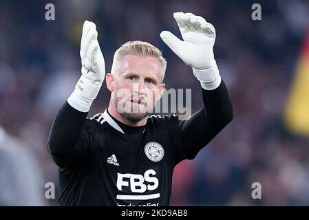 Kasper Schmeichel de Leicester City FC gestes pendant la demi-finale de la Ligue de la Conférence de l'UEFA deux matches entre AS Roma et Leicester City FC sur 5 mai 2022 à Rome, Italie. (Photo de Giuseppe Maffia/NurPhoto) Banque D'Images