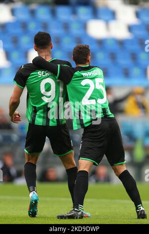 Gianluca Scamacca des États-Unis SASSUOLO célèbre après avoir remporté un but avec Domenico Berardi des États-Unis SASSUOLO lors de la série Un match entre les États-Unis Sassuolo et Udinese Calcio au Mapei Stadium-Citta del Tricolor sur 7 mai 2022 à Reggio Emilia, Italie. (Photo de Luca Amedeo Bizzarri/LiveMedia/NurPhoto) Banque D'Images