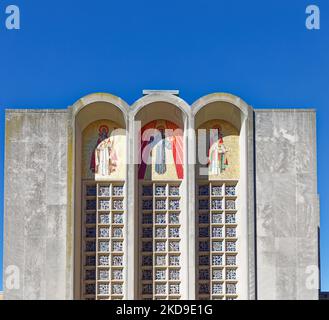 Église catholique romaine Saint-Nicolas de Tolentine, sur Goethals Avenue, Hillside, Jamaïque, Queens, New York. Banque D'Images