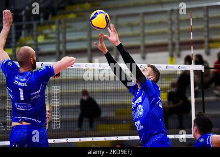 Michele Baranowicz(Top Volley Cisterna) pendant le Volleyball Italien Serie A Men SuperLeague Championship défi de jeu - Top Volley Cisterna vs Vero Volley Monza sur 07 mai 2022 au Palasport à Cisterna Latina, Italie (photo de Bianca Simonetti/LiveMedia/NurPhoto) Banque D'Images