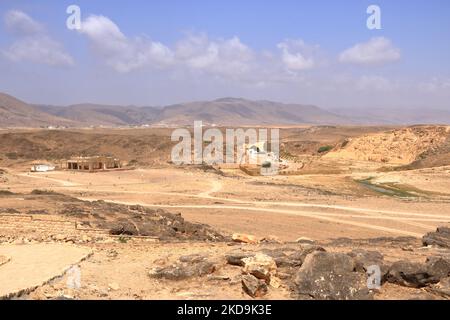 Paysage près du parc archéologique de Sumhuram avec les ruines de la ville ancienne Khor Rori près de Salalah en Oman Banque D'Images