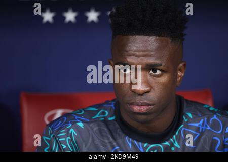 Vinicius Junior du Real Madrid assis sur le banc avant le match de la Liga Santander entre le Club Atletico de Madrid et le Real Madrid CF à l'Estadio Wanda Metropolitano sur 8 mai 2022 à Madrid, Espagne. (Photo de Jose Breton/Pics action/NurPhoto) Banque D'Images