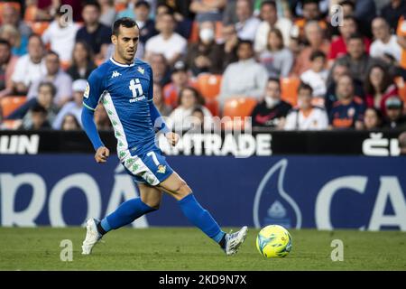 Juan Miguel Jimnez, Juanmi de Real Betis pendant le match de la Liga entre Valencia CF et Real Betis Balompie au stade Mestalla sur 10 mai 2022. (Photo de Jose Miguel Fernandez/NurPhoto) Banque D'Images