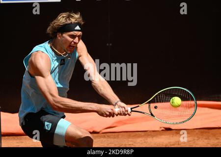 Alexander Zverev (GER) lors du premier tour contre Alex de Minaur (AUS) du tournoi ATP Master 1000 Internazionali BNL d'Italia à Foro Italico on 12 mai 2022 (photo de Fabrizio Corradetti/LiveMedia/NurPhoto) Banque D'Images