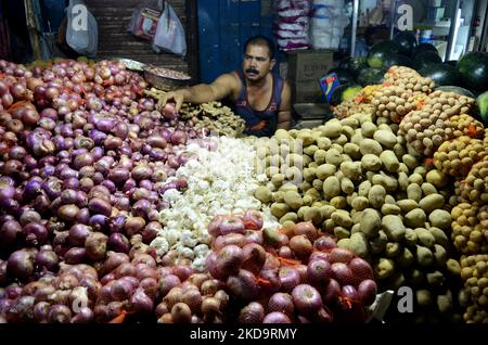 Un marché de gros de légumes à Kolkata, Inde, 12 mai 2022. Selon un rapport des médias indiens, l'inflation des ventes au détail atteint 7,79 % en avril, ce qui est le plus élevé depuis 8 ans. (Photo par Indranil Aditya/NurPhoto) Banque D'Images