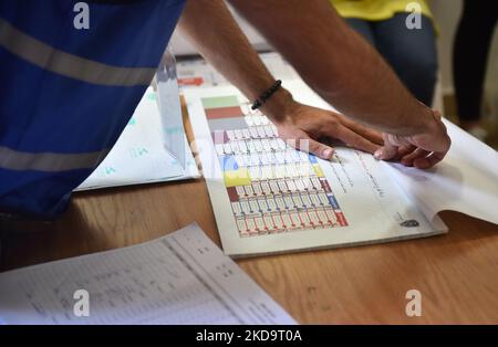 Les responsables publics, qui prendront la direction des greffiers du pôle, ont voté avant les élections générales qui se tiendront le 16 mai Liban, Beyrouth sur 12 mai 2022. (Photo par Fadel Itani/NurPhoto) Banque D'Images