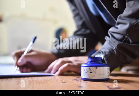 Les responsables publics, qui prendront la direction des greffiers du pôle, ont voté avant les élections générales qui se tiendront le 16 mai Liban, Beyrouth sur 12 mai 2022. (Photo par Fadel Itani/NurPhoto) Banque D'Images