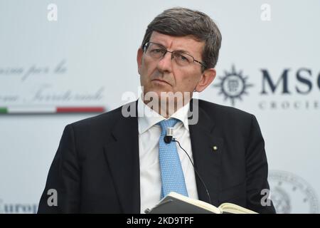 Vittorio Colao Ministre italien de l'innovation technologique et de la transition numérique lors de l'édition 1st de "Verso Sud" organisée par la Maison européenne - Ambrosetti à Sorrente, Naples, Italie, le 13 mai 2022. (Photo de Franco Romano/NurPhoto) Banque D'Images