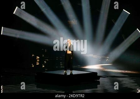 S10 (de Diepte) pays-Bas pendant le Concours Eurvision Song 2022, répétitions de la Grande finale sur 13 mai 2022 à Pala Olimpico à Turin, Italie.(photo de Nderim Kacili/LiveMedia/NurPhoto) Banque D'Images