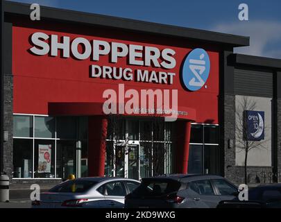 Shoppers Drug Mart dans le sud-ouest de la région d'Edmonton. Jeudi, 12 mai 2022, à Edmonton, en Alberta, Canada. (Photo par Artur Widak/NurPhoto) Banque D'Images