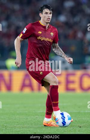 Roger Ibanez d'AS Roma pendant la série Un match entre AS Roma et Venezia FC sur 14 mai 2022 à Rome, Italie. (Photo de Giuseppe Maffia/NurPhoto) Banque D'Images