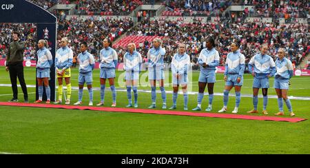 LONDRES, ANGLETERRE - MAI 15:G-D Gareth Taylor responsable du WFC Manchester City Alex Greenwood du WFC Manchester City Ellie Roebuck du WFC Manchester City Demi Stokes du WFC Manchester City Caroline Weir du WFC Manchester City WFC Chloe Kelly du WFC Manchester City Alanna Kennedy du WFC Manchester City Lauren Hemp of Manchester City WFC Khadija Shaw de Manchester City WFC Lucy Bronze de Manchester City WFC Keira Walsh de Manchester City WFC et Georgia Stanway de Manchester City WFC avant la finale féminine de la coupe FA entre Chelsea Women et Manchester City Women au stade Wembley , Londres, Royaume-Uni 15th mai , Banque D'Images