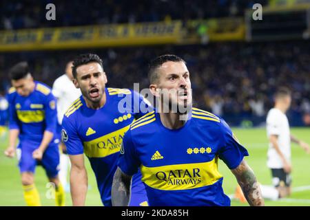 Dario Benedetto de Boca Juniors célèbre son premier but lors d'un match de football de Copa Libertadores contre les Corinthiens brésiliens au stade Bombonera à Buenos Aires, en Argentine, en 17 mai 2022. (Photo de Matías Baglietto/NurPhoto) Banque D'Images