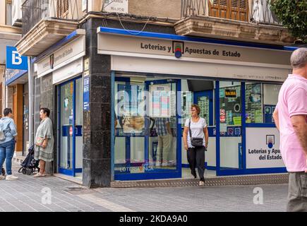 Inca, Espagne; octobre 22 2022: Stand de loterie de la société d'État espagnole Loterias y Apuestas del Estado. Inca, île de Majorque, Espagne Banque D'Images