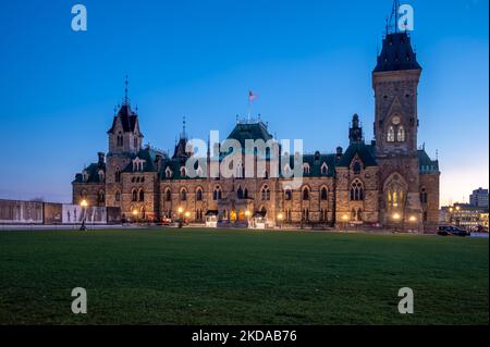 Ottawa (Ontario) - 21 octobre 2022 : vue de l'édifice de l'est sur la colline du Parlement. Banque D'Images