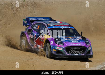 Sébastien LOEB (FRA) et Isabelle GALMICHE (FRA) dans FORD Puma Rally1 de M-SPORT FORD WORLD RALLY ÉQUIPE en action pendant le Shakedown - Baltar du WRC Vodafone Rally Portugal 2022 à Matosinhos - Portugal, on 19 mai 2022. (Photo de Paulo Oliveira / NurPhoto) Banque D'Images