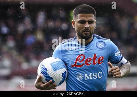 Napoli avant Lorenzo Insigne (24) regarde pendant la série Un match de football n.36 TURIN - NAPOLI sur 07 mai 2022 au Stadio Olimpico Grande Turin à Turin, Piémont, Italie. Résultat final: Torino-Napoli 0-1. (Photo de Matteo Bottanelli/NurPhoto) Banque D'Images