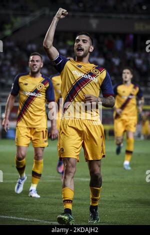 Lorenzo Pellegrini, milieu de terrain ROM (7) célèbre après avoir marquant son but du faire 0-3 pendant la série Un match de football n.38 TORINO - ROMA on 20 mai 2022 au Stadio Olimpico Grande Torino à Turin, Piémont, Italie. Résultat final: Torino-Roma 0-3. (Photo de Matteo Bottanelli/NurPhoto) Banque D'Images