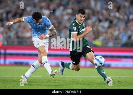 Felipe Anderson de SS Lazio marque le deuxième but pendant la série Un match entre SS Lazio et Hellas Vérone sur 21 mai 2022 à Rome, Italie. (Photo de Giuseppe Maffia/NurPhoto) Banque D'Images