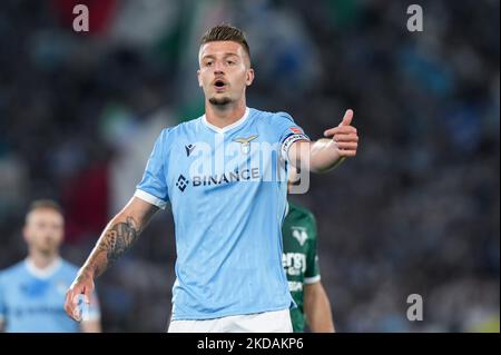 Sergej Milinkovic-Savic de SS Lazio gestes pendant la série Un match entre SS Lazio et Hellas Vérone sur 21 mai 2022 à Rome, Italie. (Photo de Giuseppe Maffia/NurPhoto) Banque D'Images