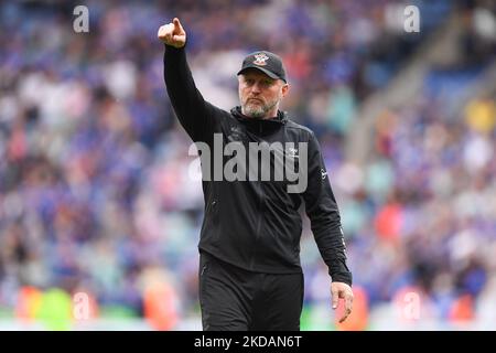 Ralph Hasenhuttl, directeur de Southampton gestes aux supporters de ses équipes lors du match de Premier League entre Leicester City et Southampton au King Power Stadium, Leicester, le dimanche 22nd mai 2022. (Photo de Jon Hobley/MI News/NurPhoto) Banque D'Images