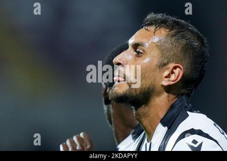 Roberto Pereyra d'Udinese Calcio regarde pendant la série Un match entre les États-Unis Salernitana 1919 et Udinese Calcio sur 22 mai 2022 à Salerne, Italie. (Photo de Giuseppe Maffia/NurPhoto) Banque D'Images