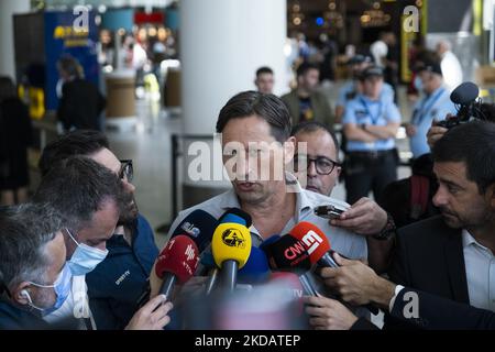 Roger Schmidt arrive à l'aéroport Humberto Delgado, Lisbonne, Portugal, pour être présenté comme le nouvel entraîneur de Sport Lisboa e Benfica, sur 24 mai 2022. (Photo de Nuno Cruz/NurPhoto) Banque D'Images