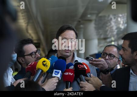 Roger Schmidt arrive à l'aéroport Humberto Delgado, Lisbonne, Portugal, pour être présenté comme le nouvel entraîneur de Sport Lisboa e Benfica, sur 24 mai 2022. (Photo de Nuno Cruz/NurPhoto) Banque D'Images