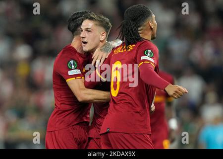 Nicolo Zaniolo d'AS Roma célèbre après avoir marquant le match final de la Conférence de l'UEFA entre Roma et Feyenoord à l'Arena Kombetare, Tirana, Albanie, le 25 mai 2022. (Photo de Giuseppe Maffia/NurPhoto) Banque D'Images