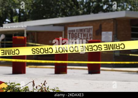 Vue générale à l'école d'Elemntary de Robb à la suite d'un tir de masse d'antan sur 25 mai 2022 à Uvalde, Texas, États-Unis. Mardi, Salvador Ramos aurait tué 19 étudiants et 2 enseignants lors d'une fusillade de masse avant d'être tué par des policiers de l'école élémentaire Robb. La fusillade à l'école est l'une des plus meurtrières de l'histoire américaine depuis le massacre de Columbine en 1999 dans le Colorado et selon des sources « la fusillade de de masse de 27th cette année ». (Photo de John Lamparski/NurPhoto) Banque D'Images