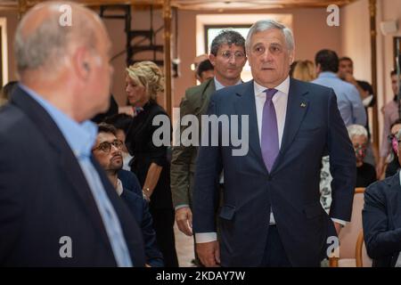 Le vice-président et coordonnateur national unique de Forza Italia, Antonio Tajani, à Rieti, pour soutenir la candidate à la mairie Daniele Sinibaldi aux élections administratives du 12 juin 2022. À Rieti, Italie, 25 mai 2022. (Photo de Riccardo Fabi/NurPhoto) Banque D'Images