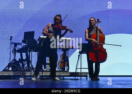 Elena Bianchetti et Guendalina Pulcinelli lors du concert Gazzelle 2022 à PalaEur le 30th mai 2022 à Rome, Italie. (Photo de Domenico Cippitelli/LiveMedia/NurPhoto) Banque D'Images