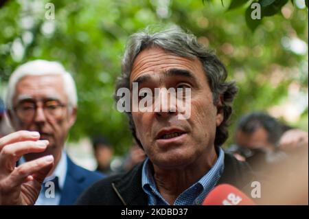 L'ancien candidat Sergio Fajardo parle lors d'une conférence de presse le long de la candidate présidentielle pour le parti politique 'Liga de Gobernantes Anticorrupcion' Rodolfo Hernandez donne alors que Hernandez cherche le soutien présidentiel pour les licenciements contre le candidat Gustavo Petro, à Bogota, Colombie, 2 juin 2022. La Colombie aura ses retombées le 19 juin. (Photo par Sebastian Barros/NurPhoto) Banque D'Images