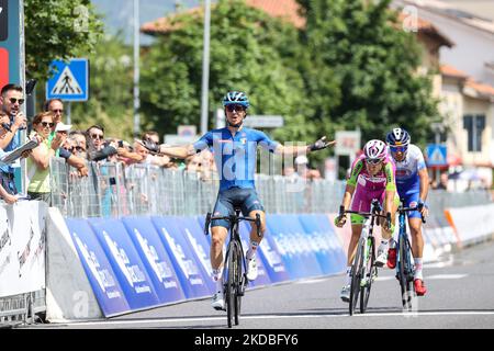 Christian Scaroni ÉQUIPE ITALIE le vainqueur de la première étape pendant la rue Cycling Adriatica Ionica Race -Tappa 1 Tarvisio/Monfalcone sur 04 juin 2022 au Monfalcone à Monfalcone, Italie (photo par Luca Tedeschi/LiveMedia/NurPhoto) Banque D'Images