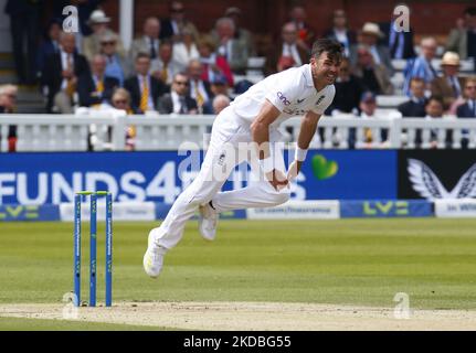 LONDRES ANGLETERRE - JUIN 04 : James Anderson (Lancashire) d'Angleterre pendant LES TESTS D'ASSURANCE SÉRIE 1st Test, jour 3, (jour 3 de 5) entre l'Angleterre contre la Nouvelle-Zélande au terrain de cricket de Lord's, Londres le 04th juin 2022 (photo par action Foto Sport/NurPhoto) Banque D'Images