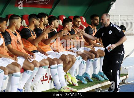 L'entraîneur algérien Djamel Belmadi lors de la coupe d'Afrique des Nations 2023 qualifiant le match de football entre l'Algérie et l'Ouganda au stade 5 juillet 1962 à Alger, Algérie, 4 juin 2022. (Photo par APP/NurPhoto) Banque D'Images