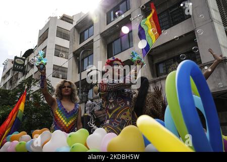 Un membre thaïlandais de la communauté LGBT participe à un défilé pour marquer le jour de fierté 2022 à Bangkok, Thaïlande, 05 juin 2022. (Photo par Anusak Laowilas/NurPhoto) Banque D'Images