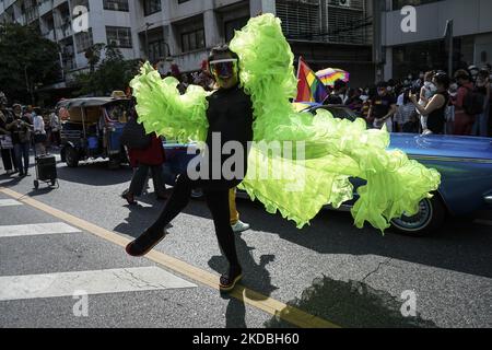 Un membre thaïlandais de la communauté LGBT participe à un défilé pour marquer le jour de fierté 2022 à Bangkok, Thaïlande, 05 juin 2022. (Photo par Anusak Laowilas/NurPhoto) Banque D'Images