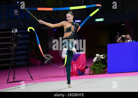 Melaniia Tur (UKR) pendant la coupe du monde de GYMNASTIQUE rythmique FIG 2022 sur 03 juin 2022 à l'arène de Vitrifrigo à Pesaro, Italie (photo de Gianluca Ricci/LiveMedia/NurPhoto) Banque D'Images